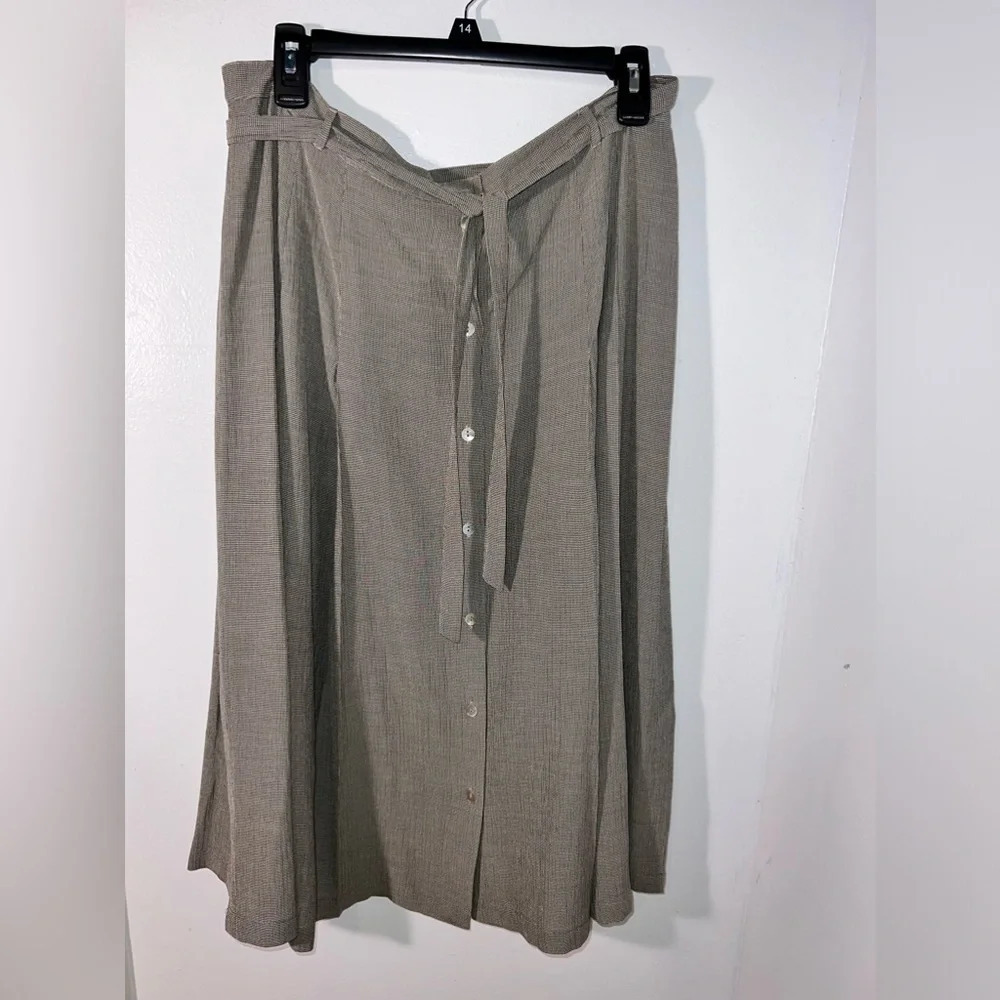 Olsen Collection,‎ 14,houndstooth oystershell button front belted pleated skirt